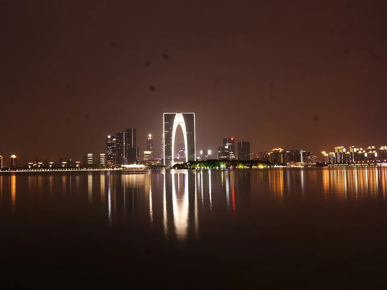 苏州金鸡湖标志性晚霞摄影景观